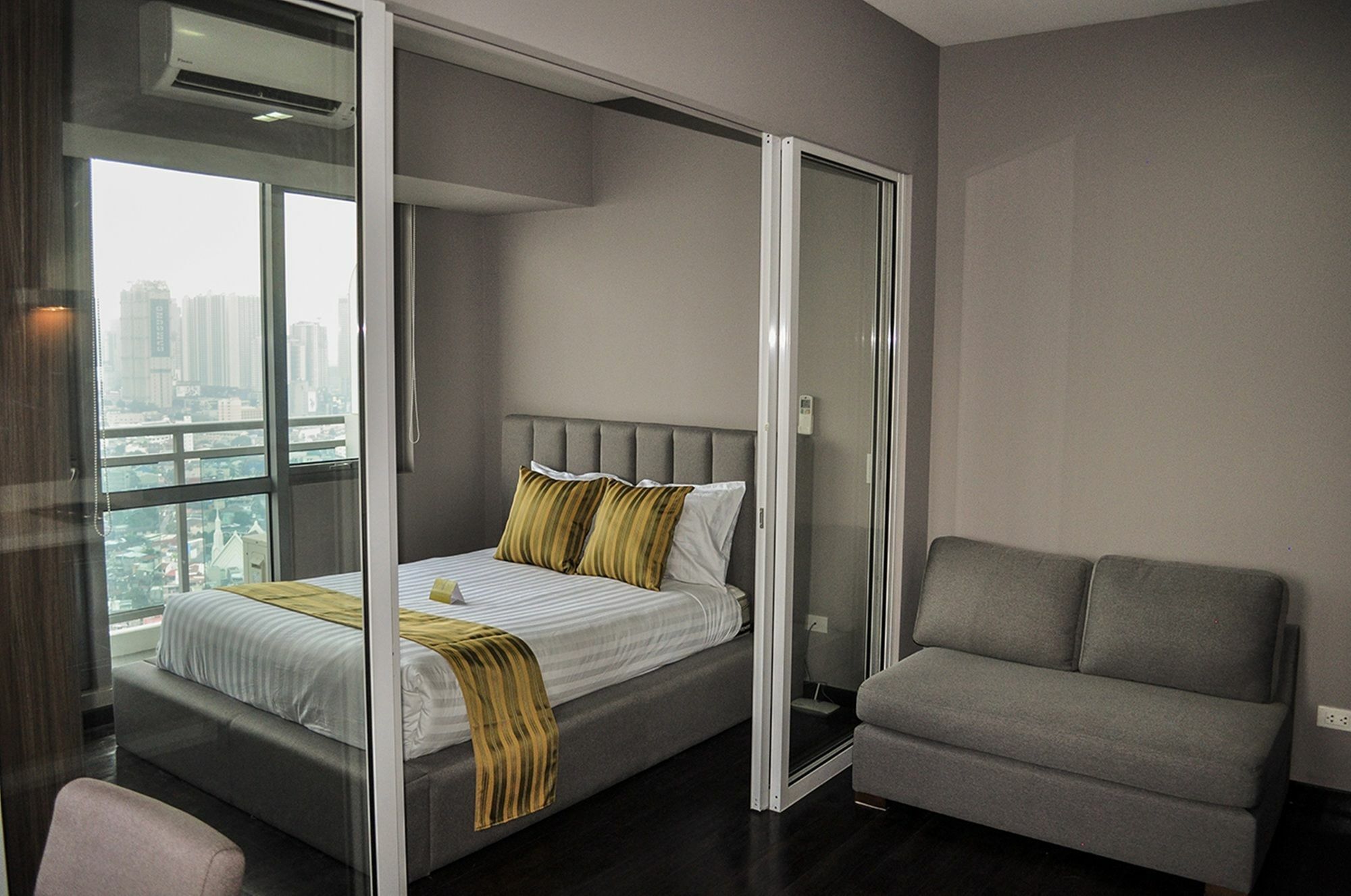 Siglo Suites @ The Acqua Private Residences Mandaluyong Extérieur photo
