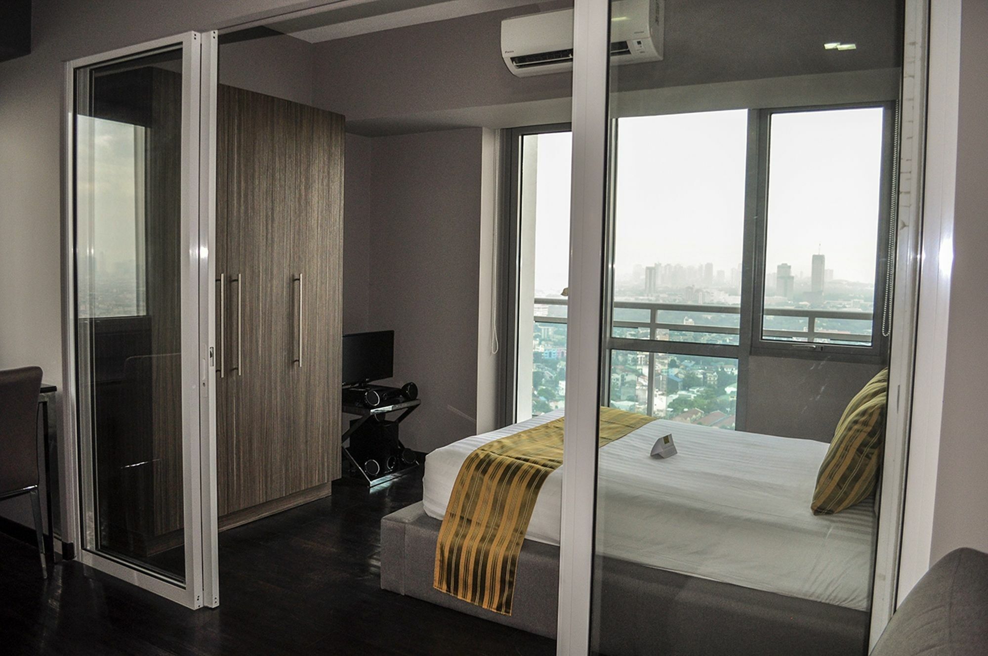 Siglo Suites @ The Acqua Private Residences Mandaluyong Extérieur photo